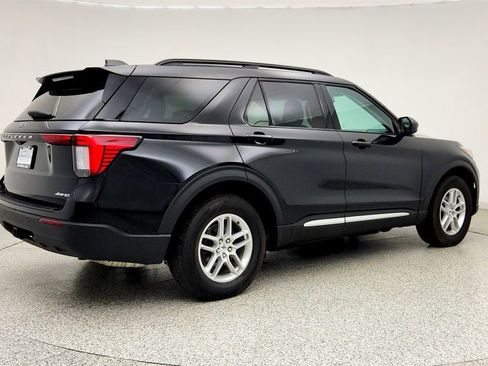 Used 2025 Ford Explorer Active AWD/4WD image 5