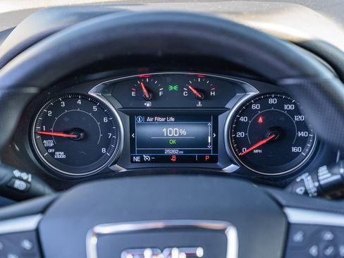 Used 2024 GMC Terrain SLE w/ Driver Convenience Package image 24