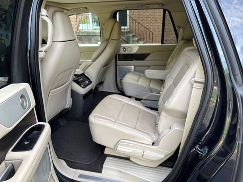 Used 2021 Lincoln Navigator L Reserve w/ Luxury Package AWD/4WD image 36