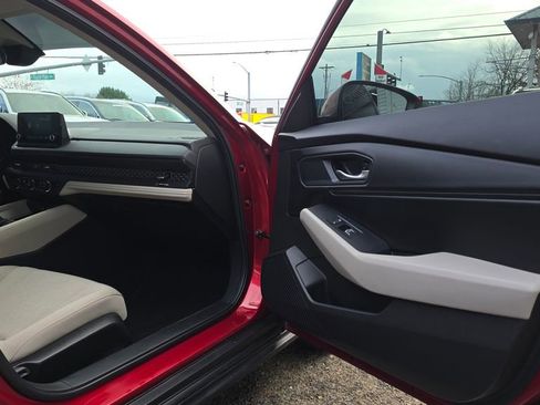 Used 2024 Honda Accord EX image 10