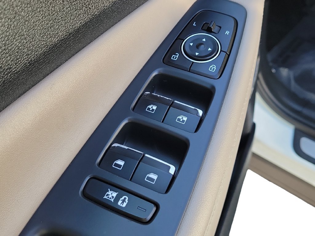 Used 2020 Hyundai Santa Fe Limited AWD/4WD image 25