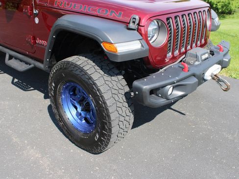Used 2021 Jeep Gladiator Rubicon w/ Trailer Tow Package AWD/4WD image 5