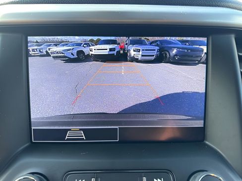 Used 2023 GMC Acadia SLE image 19