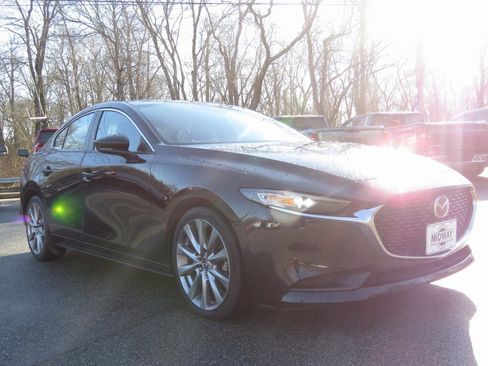 Used 2020 MAZDA MAZDA3 Sedan w/ Select Package image 4