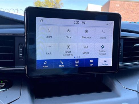 Certified 2021 Ford Explorer XLT w/ Equipment Group 202A image 33