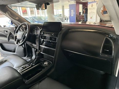 Used 2024 INFINITI QX80 Luxe image 31