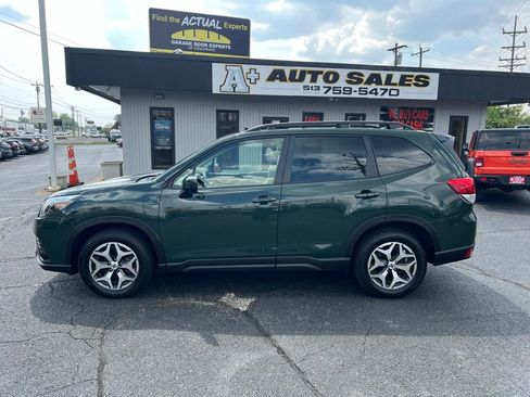 Used 2024 Subaru Forester Premium AWD/4WD image 1