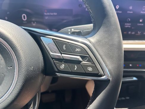 Used 2025 Buick Envision Avenir AWD/4WD image 21