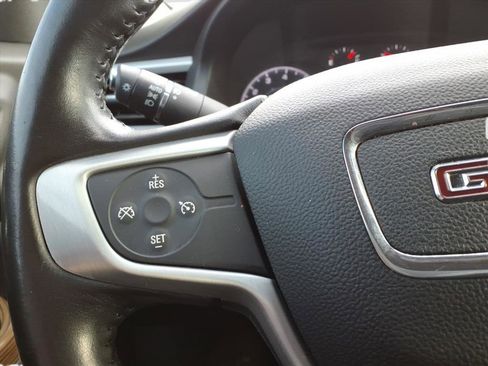 Used 2019 GMC Acadia SLE image 27