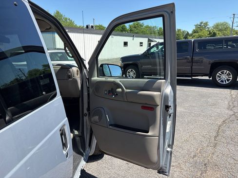 Used 1998 Chevrolet Astro AWD image 21