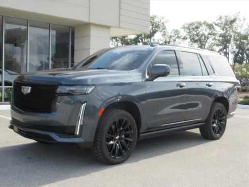 Used 2021 Cadillac Escalade Sport Platinum w/ LPO, ONYX Package image 3