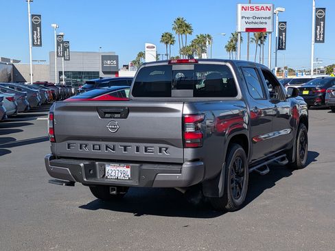Used 2026 Nissan Frontier SV w/ Tow Package image 8