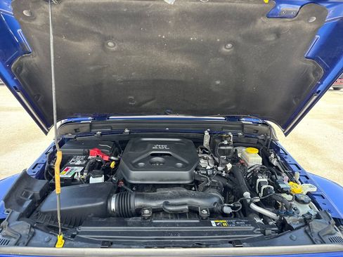 Used 2019 Jeep Wrangler Unlimited Sahara AWD/4WD image 28