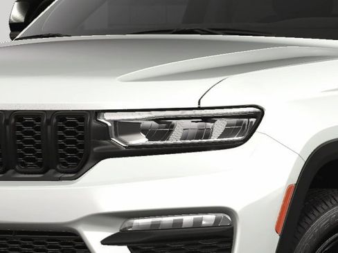 New 2025 Jeep Grand Cherokee Limited w/ Luxury Tech Group II image 15