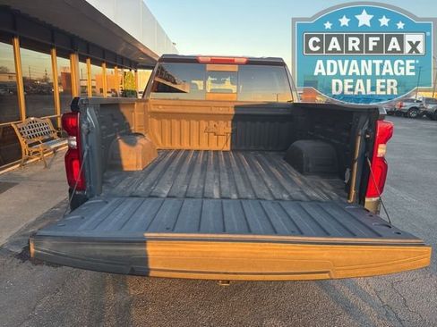 Used 2021 Chevrolet Silverado 1500 LT Trail Boss w/ Convenience Package II image 3