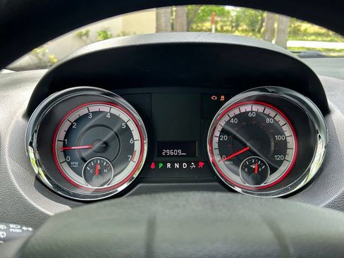 Used 2019 Dodge Grand Caravan SE FWD image 19