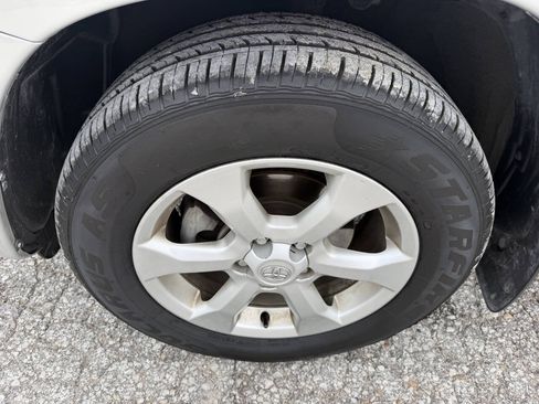 Used 2011 Toyota RAV4 Limited w/ Limited Extra Value Pkg AWD/4WD image 9