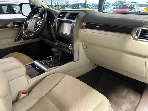 Used 2019 Lexus GX 460 Premium w/ Premium Package AWD/4WD image 27