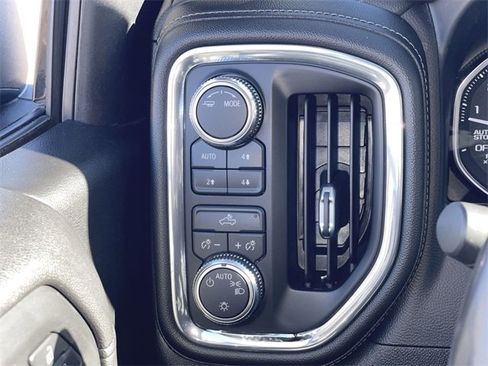 Certified 2021 GMC Sierra 1500 SLE w/ X31 Off-Road Package image 17