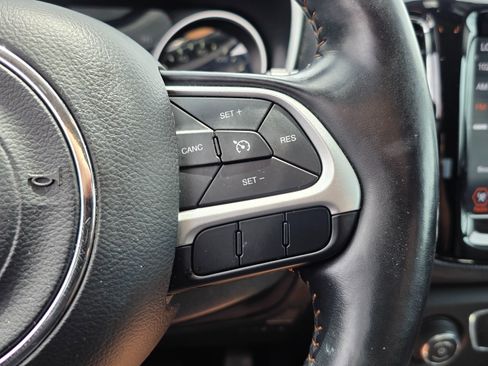 Used 2020 Jeep Compass Limited FWD image 28