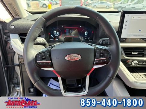 Used 2025 Ford Explorer Platinum w/ Ultimate Package AWD/4WD image 17