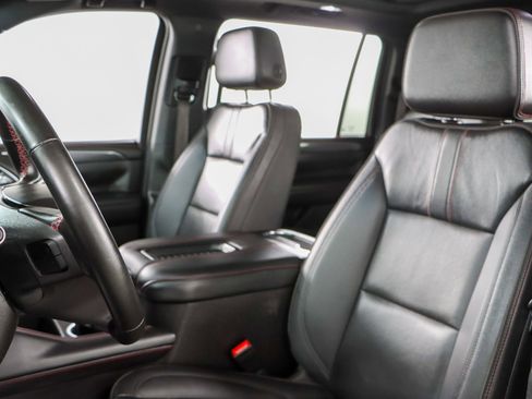 Used 2024 Chevrolet Suburban RST w/ Luxury Package AWD/4WD image 28