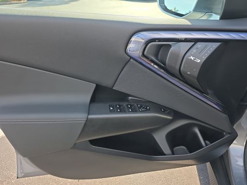 Used 2025 BMW X3 xDrive30i w/ Premium Package image 18