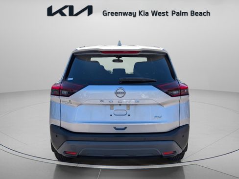 Used 2023 Nissan Rogue SV image 6