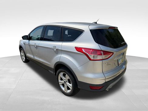 Used 2016 Ford Escape SE FWD image 4