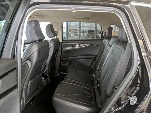 Certified 2022 Lincoln Nautilus AWD w/ Premium Package image 11