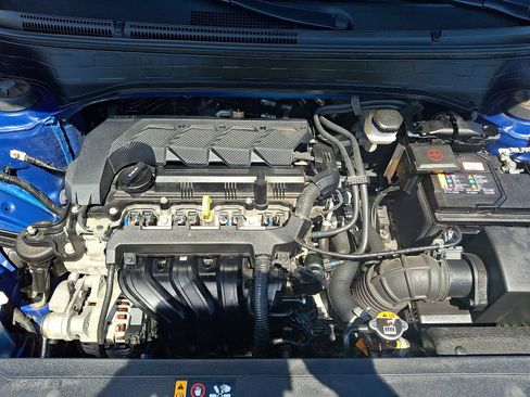 Used 2025 Hyundai Venue SEL FWD image 29