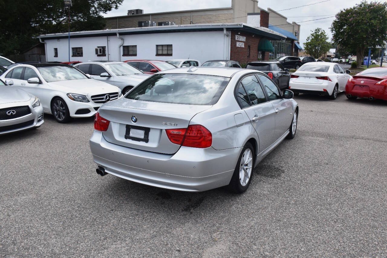 Used 2010 BMW 328i Sedan RWD image 3