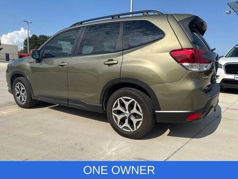 Used 2023 Subaru Forester Premium AWD/4WD image 3