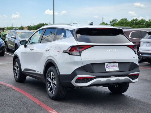 Certified 2025 Kia Sportage EX image 4
