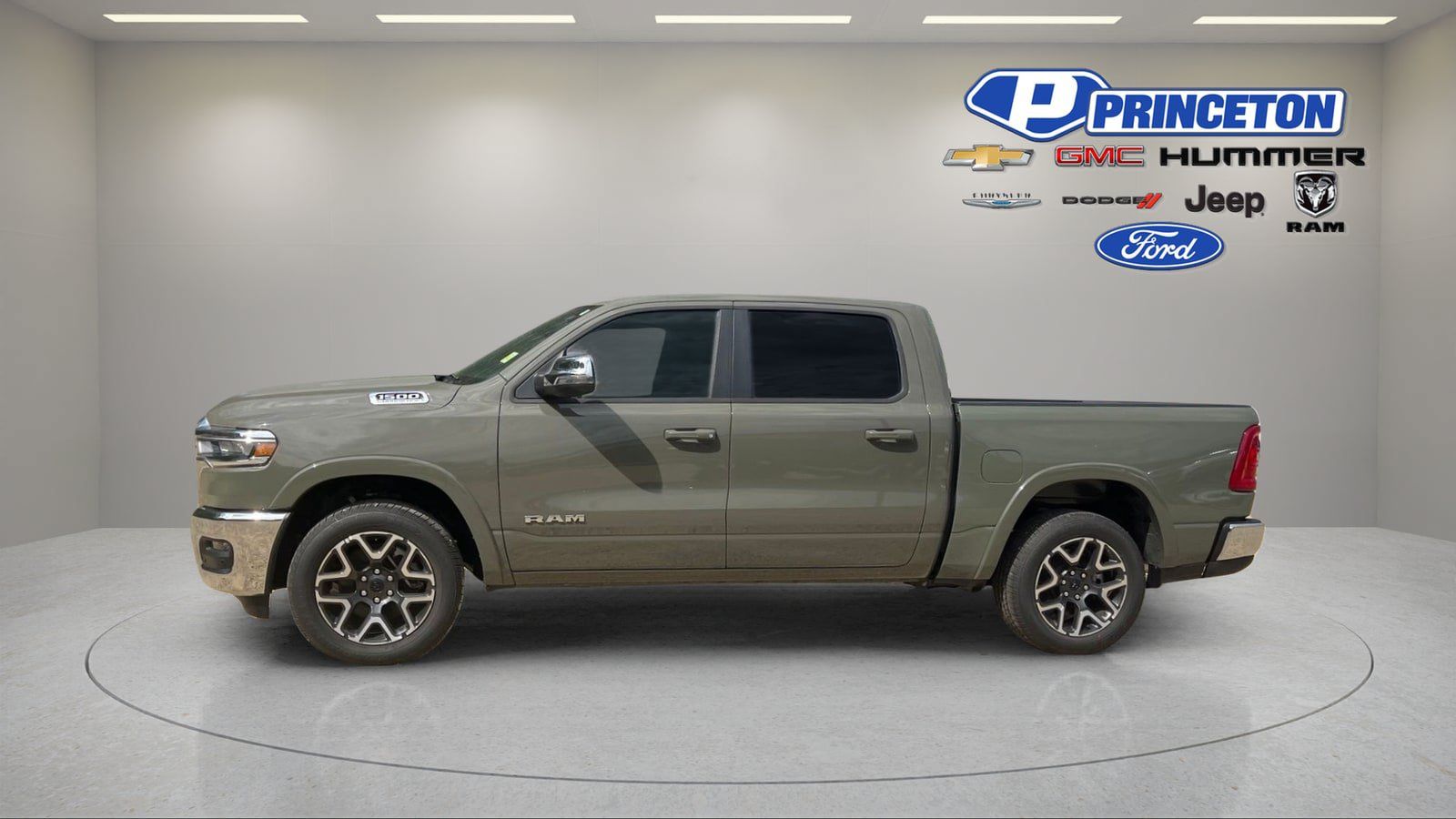 Used 2026 RAM 1500 Laramie AWD/4WD image 4