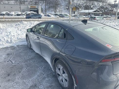 Used 2026 Toyota Prius LE image 4