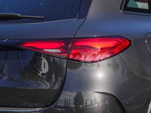 New 2026 Mercedes-Benz GLC 300 image 7