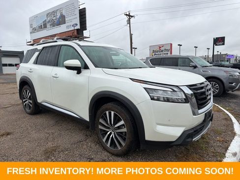 Used 2024 Nissan Pathfinder Platinum w/ Cargo Package image 1