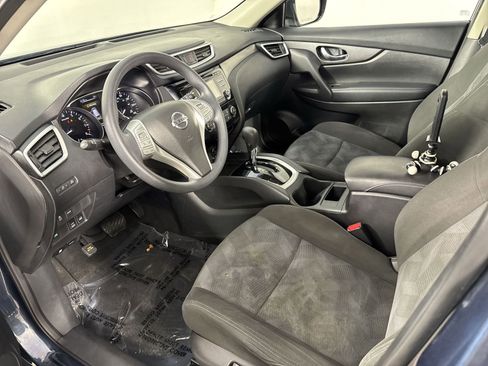 Used 2016 Nissan Rogue S image 4