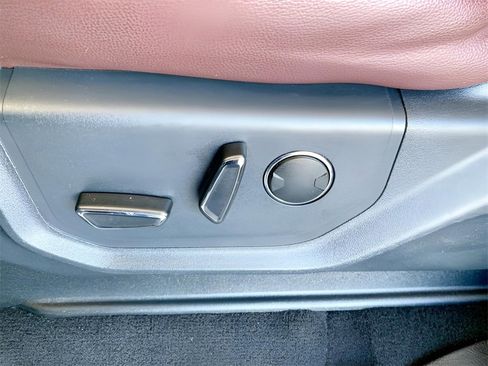 Used 2024 Ford Expedition Limited image 44