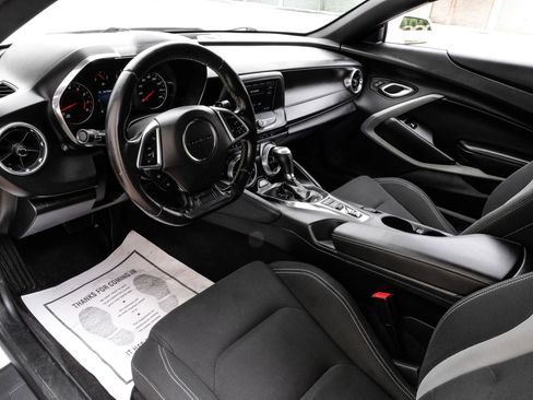 Used 2020 Chevrolet Camaro LT RWD image 3
