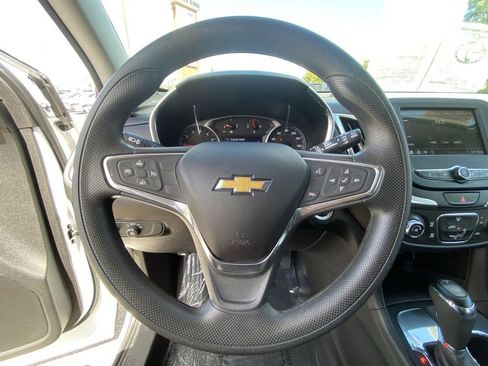 Used 2019 Chevrolet Equinox LT FWD image 31
