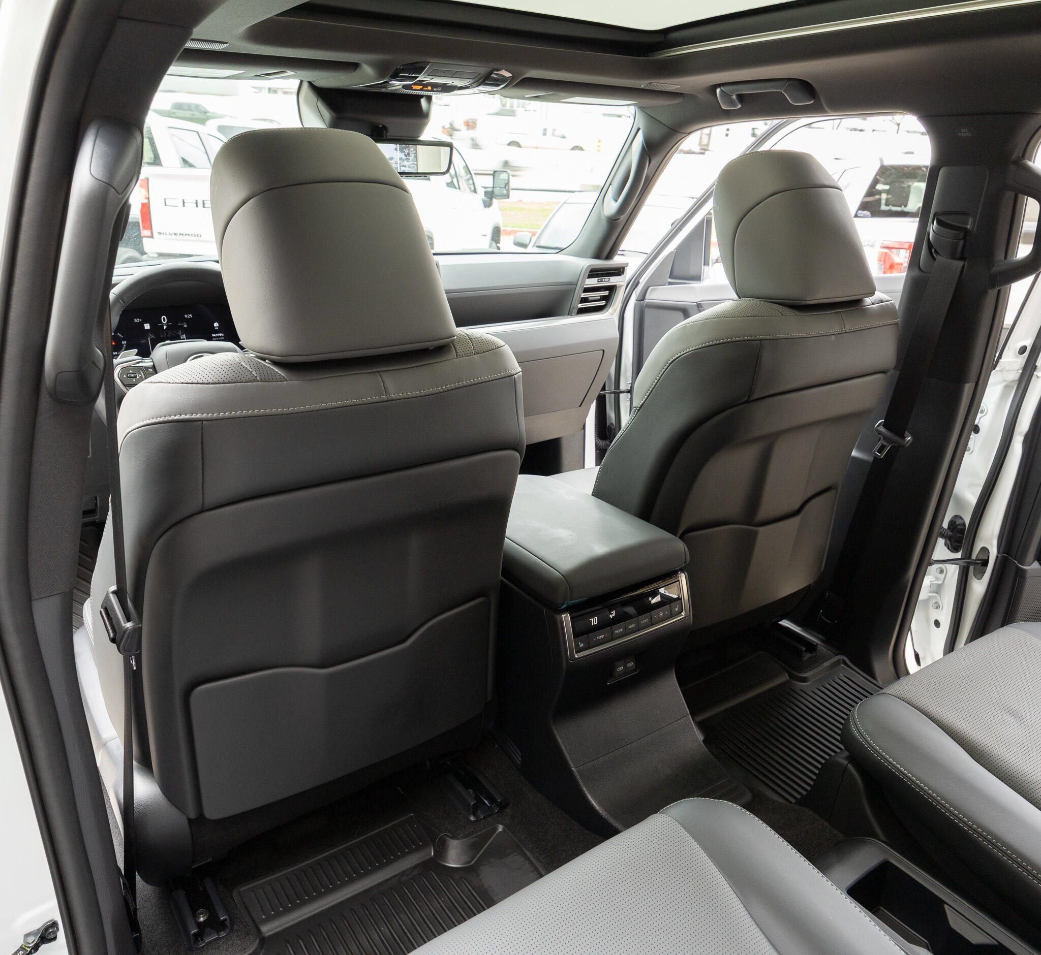 Used 2026 Lexus GX 550 w/ Accessory Package (2T) AWD/4WD image 43