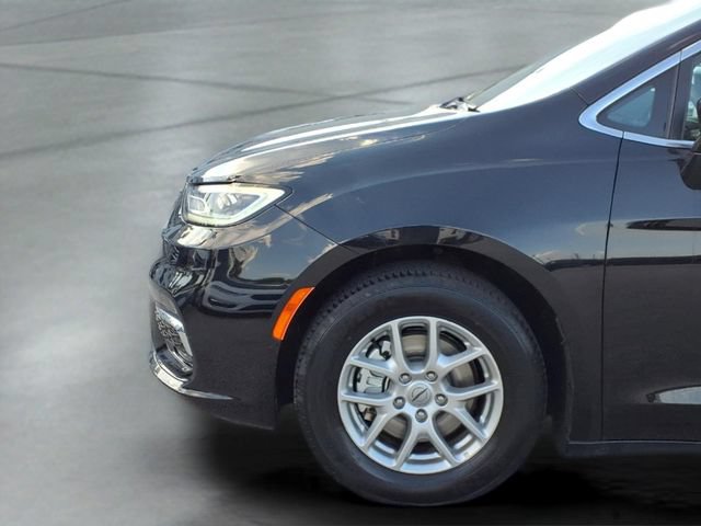 Used 2025 Chrysler Pacifica Select FWD image 23