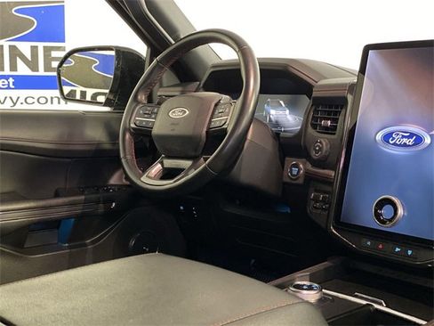 Used 2023 Ford Expedition Limited image 14