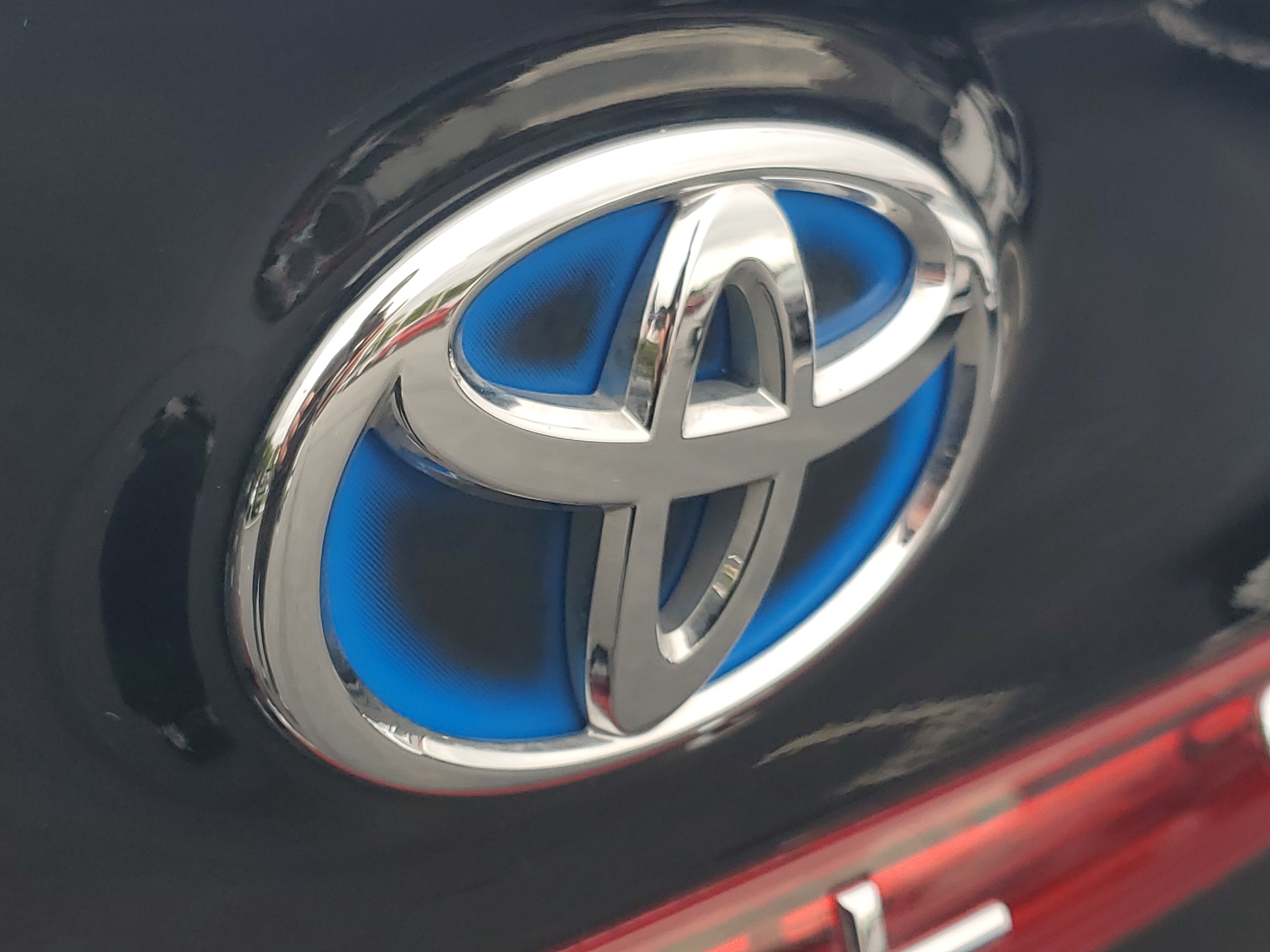 Certified 2020 Toyota Avalon Limited w/ Advanced Safety Package FWD image 8