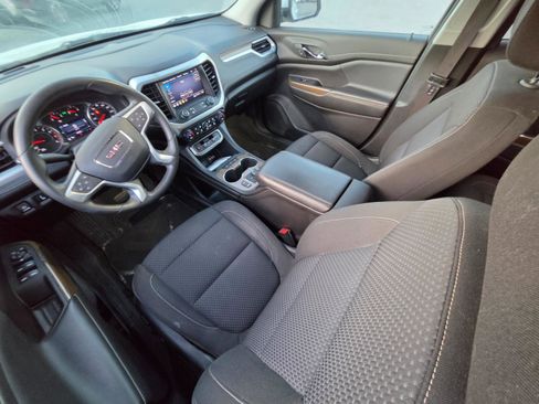 Used 2023 GMC Acadia SLE w/ Driver Convenience Package image 9