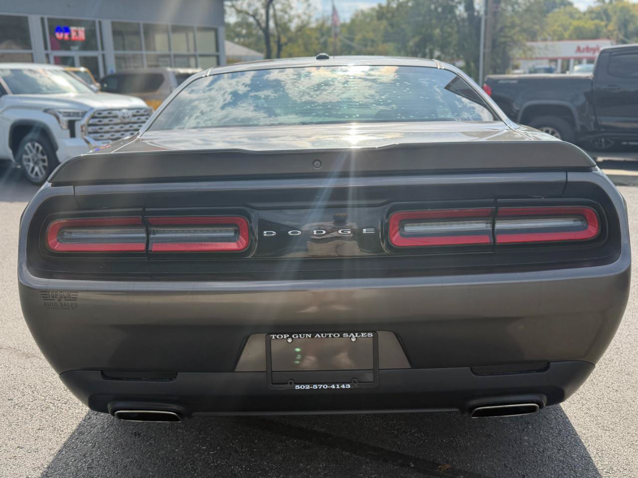Used 2019 Dodge Challenger SXT RWD image 4