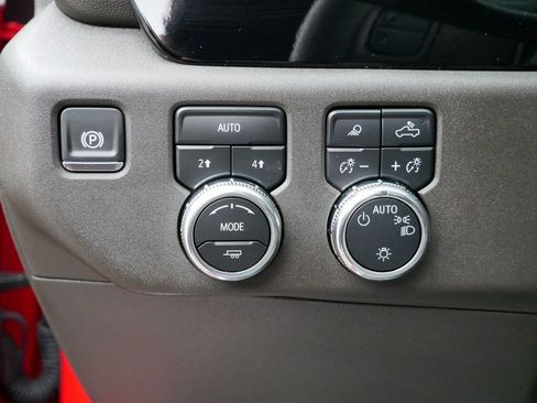 Used 2026 GMC Sierra 1500 SLE w/ Preferred Package AWD/4WD image 16