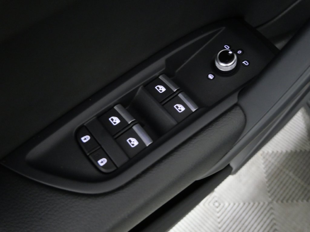 Used 2023 Audi Q5 2.0T Premium AWD/4WD image 13